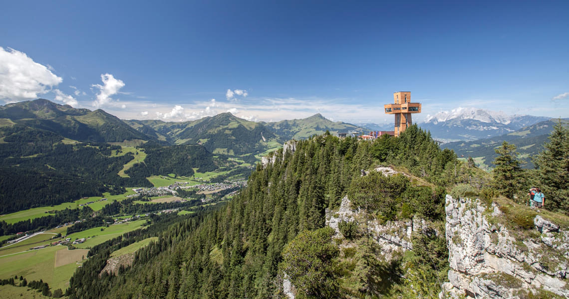 Das Ausflugsziel in der unmittelbaren Nähe. Das Jakobskreuz auf der Buchensteinwand.